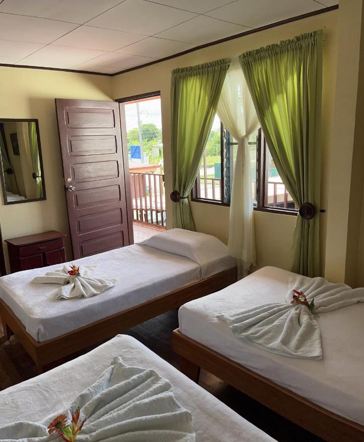 Hotel Sierpe River- Oleaje Sereno מראה חיצוני תמונה