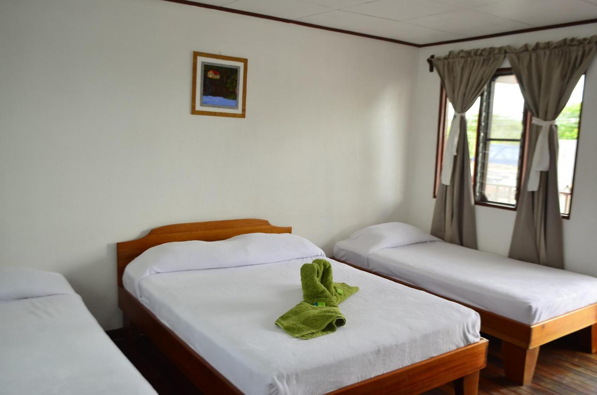 Hotel Sierpe River- Oleaje Sereno מראה חיצוני תמונה